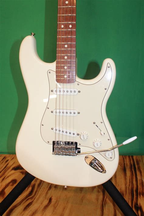 fender stratocaster contour body.